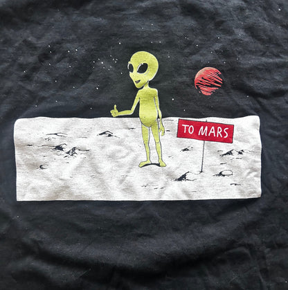 To Mars! Alien Thrifted Vintage Graphic Tee size Medium
