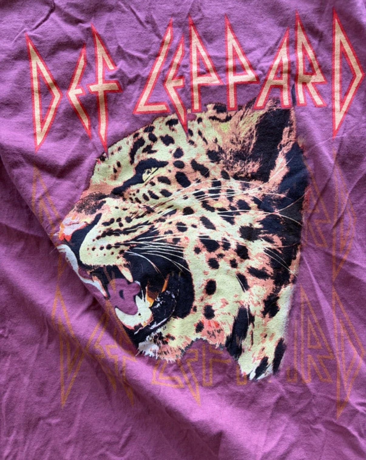 Def Leopard Thrifted Graphic Tee Size Adult SMALL